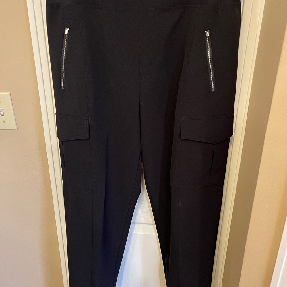 Athleta Endless Black Cargo Pants with Zipper Pockets, size 14